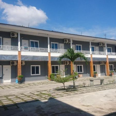 Liberty Homestay Parit  Esterno foto