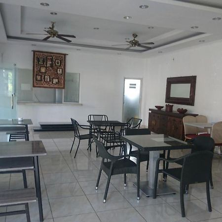 Liberty Homestay Parit  Esterno foto