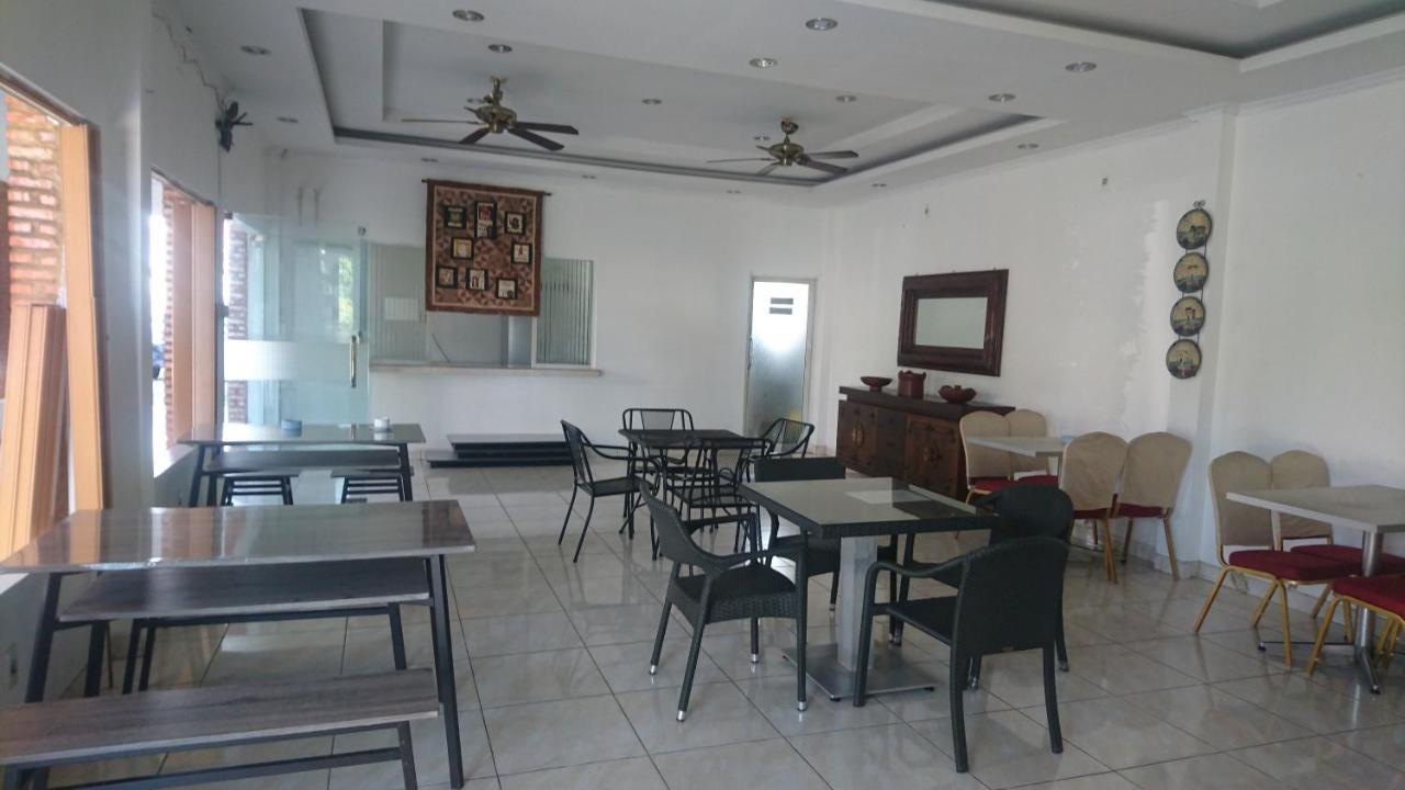 Liberty Homestay Parit  Esterno foto